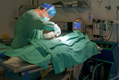 intervento di chirurgia neurologica